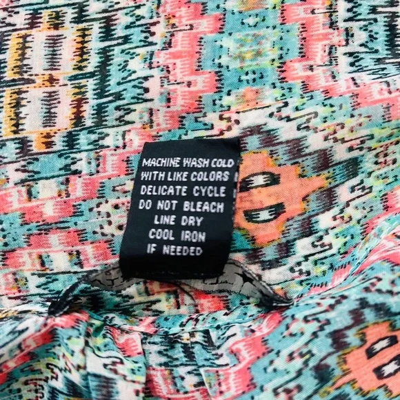 Living Doll Casual Aztec Print Chiffon Blouse Size XS Women's - Picture 8 of 8